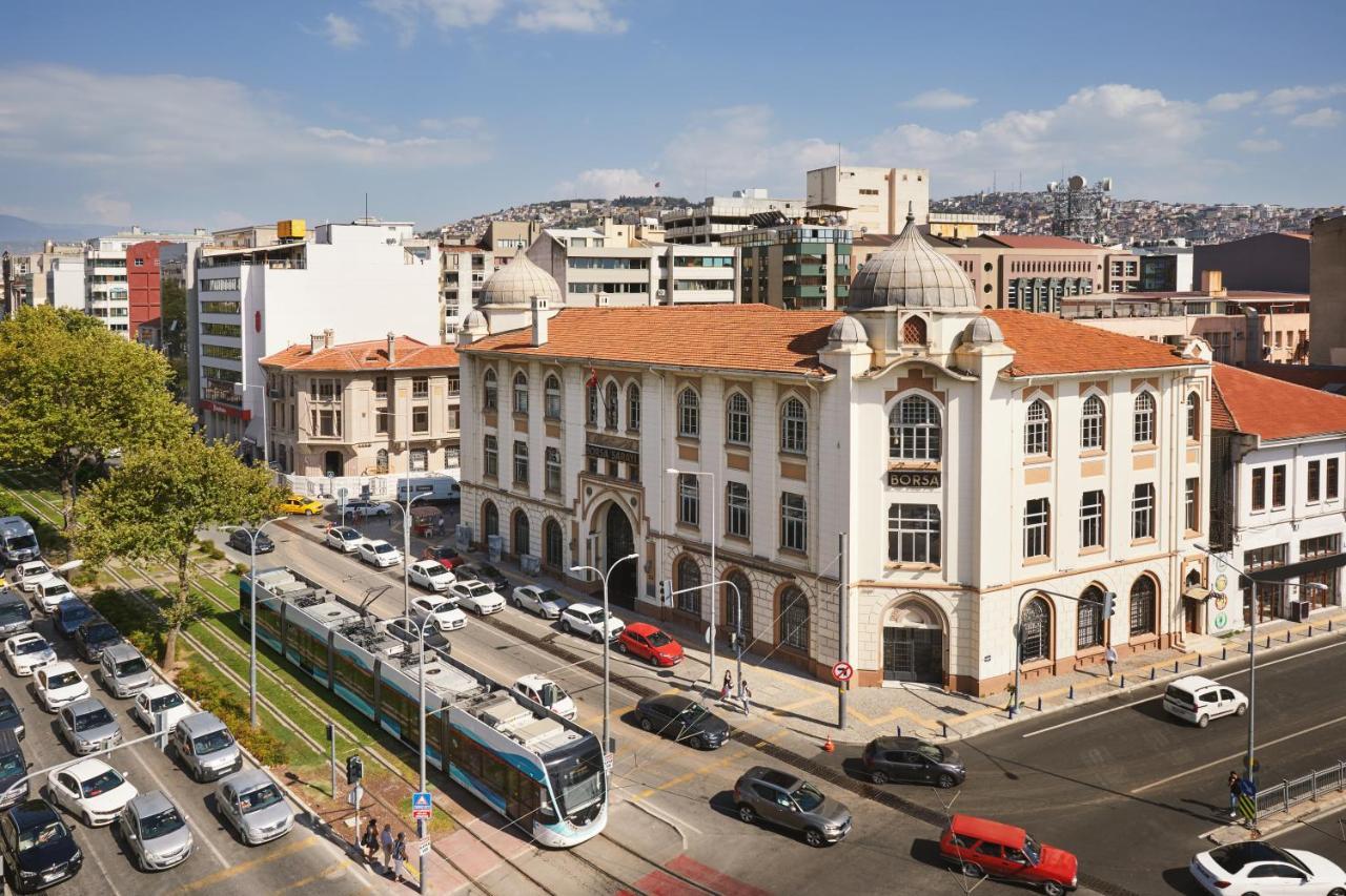 Izmir Marriott Hotel Exteriör bild The station