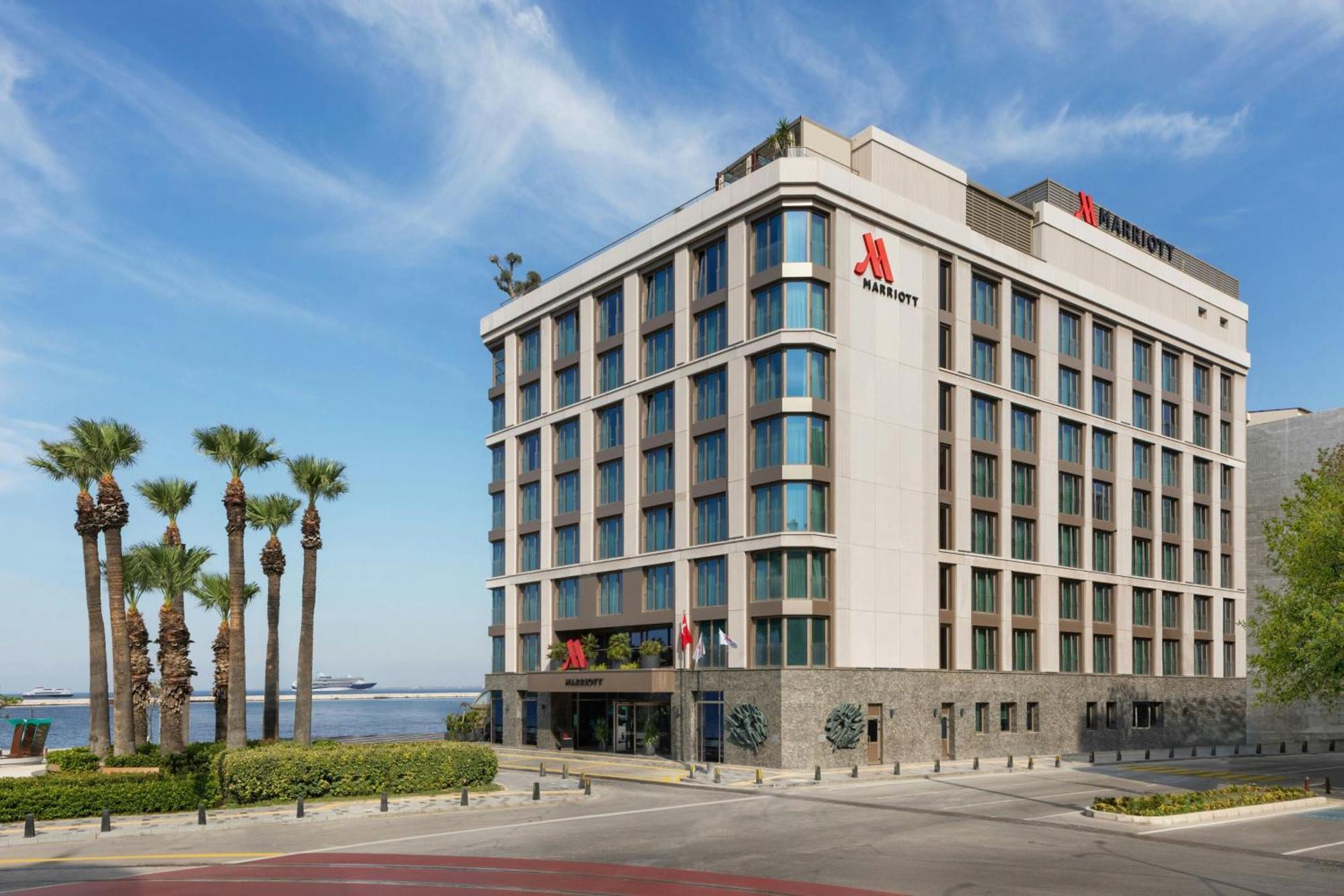 Izmir Marriott Hotel Exteriör bild The hotel in 2016